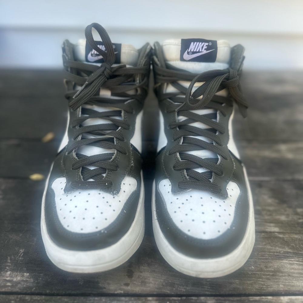 Nike High-Top Sneakers in White and Dark Green